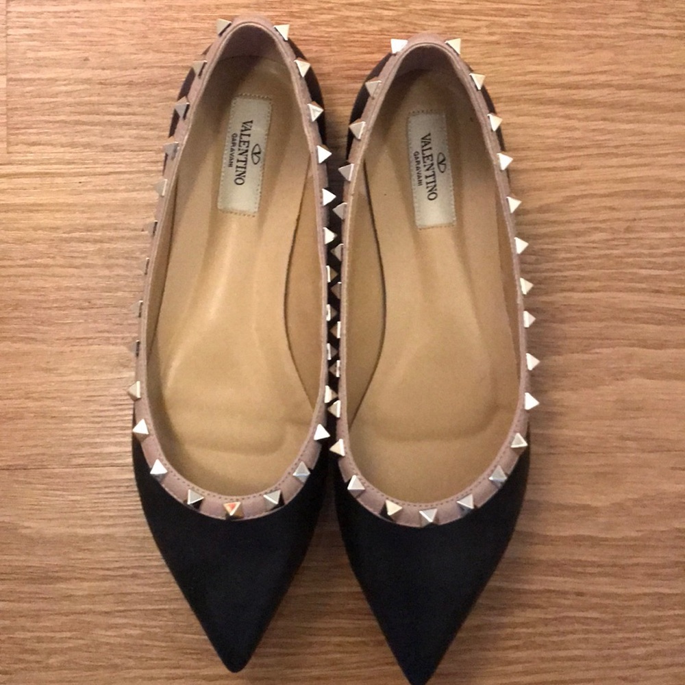 Stud Pointed Toe Flats